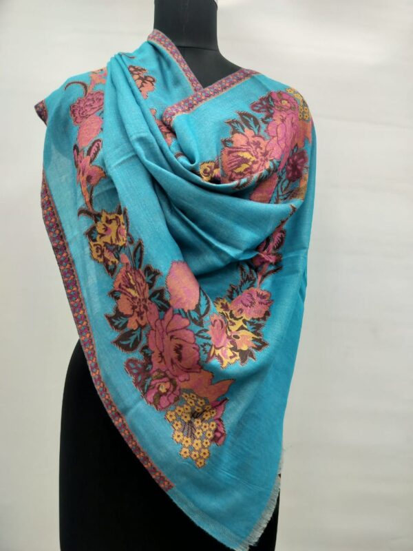 KASHMIRI SHAWLS MANUFACTURER