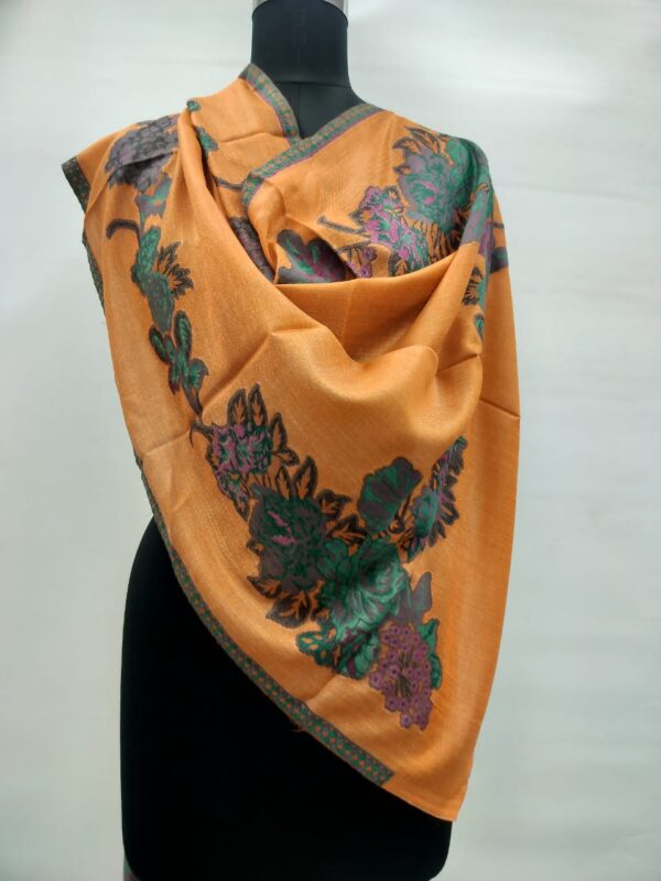 KASHMIRI SHAWLS MANUFACTURER
