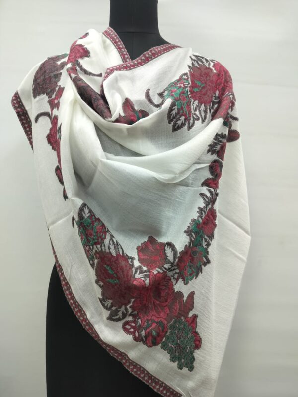 KASHMIRI SHAWLS MANUFACTURER