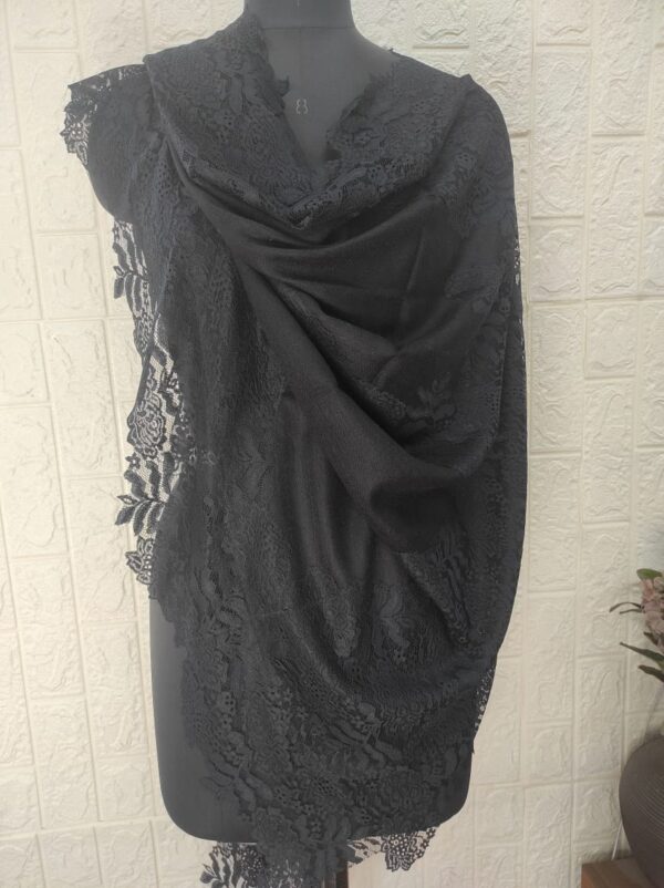 LACE SHAWLS MANUFACTURER