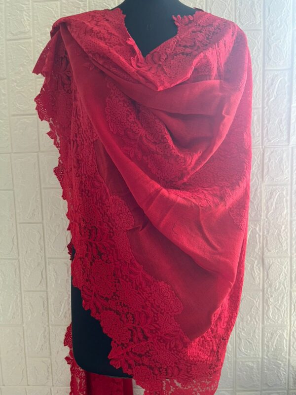 LACE SHAWLS MANUFACTURER