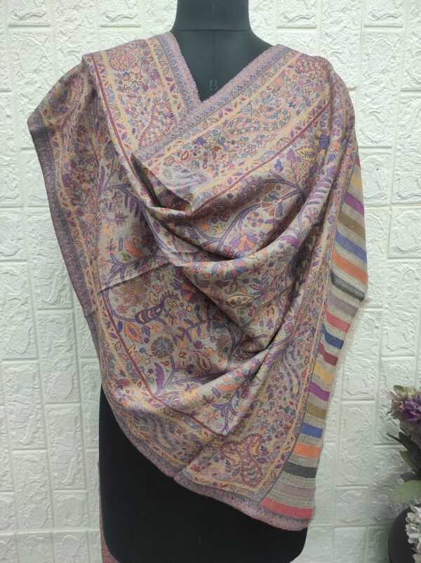 KANI SHAWLS MANUFACTURER