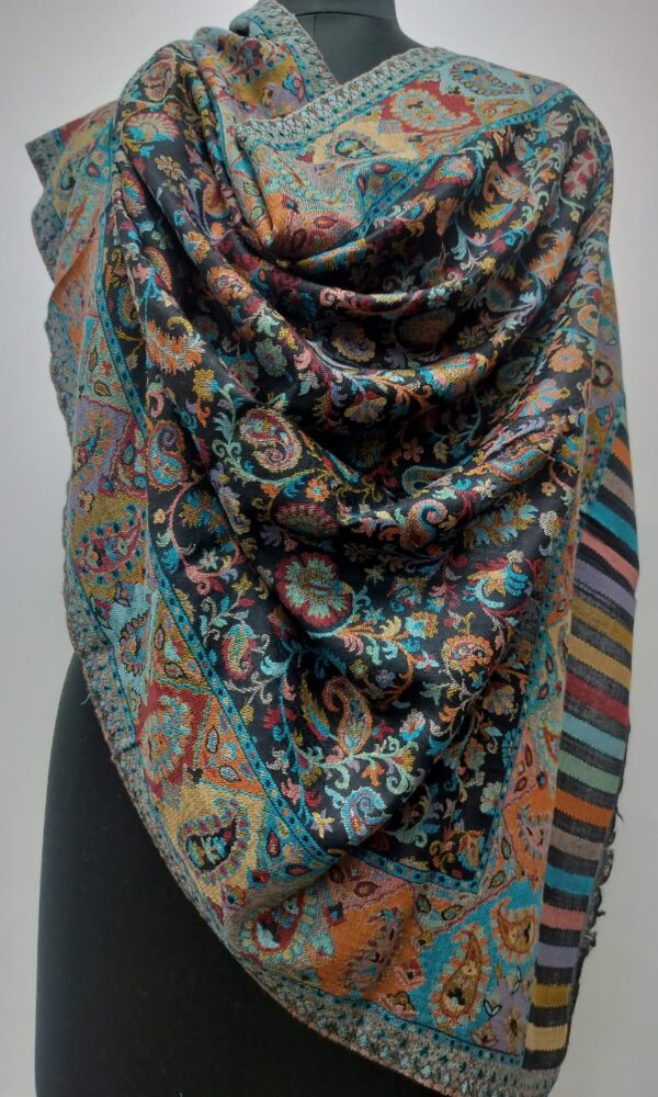 KANI SHAWLS MANUFACTURER