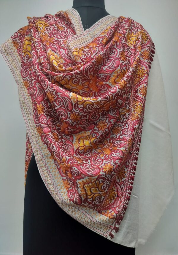 EMROIDERED SHAWLS MANUFACTURER