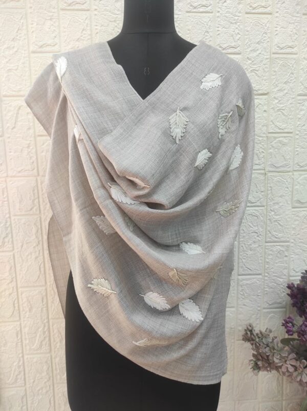 EMBROIDERED SCARVES MANUFACTURER