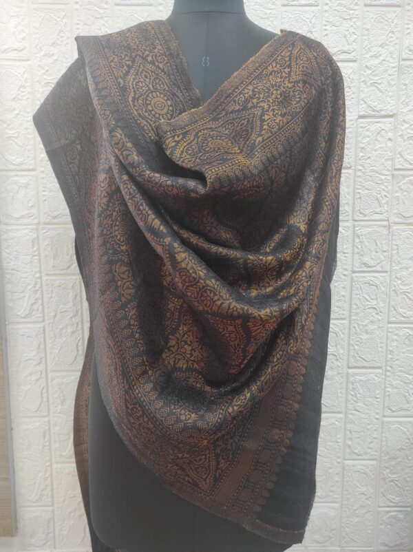 LADIES DESIGNER SHAWLS MANUFACTURER