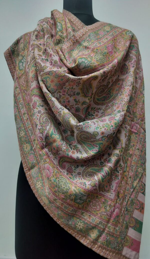 WINTER SHAWLS & SCARVES MANUFACTURER