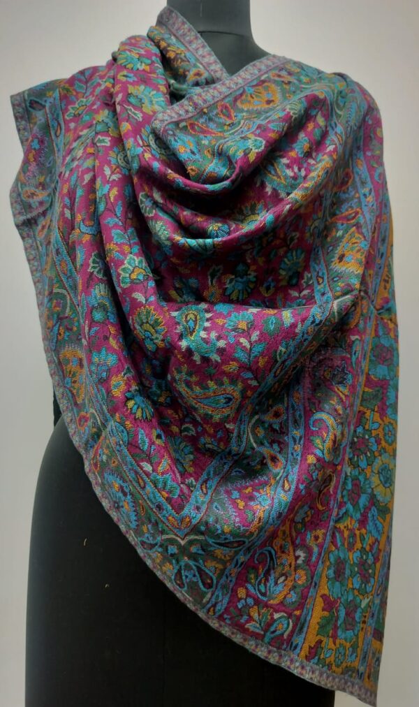 WINTER SHAWLS & SCARVES MANUFACTURER