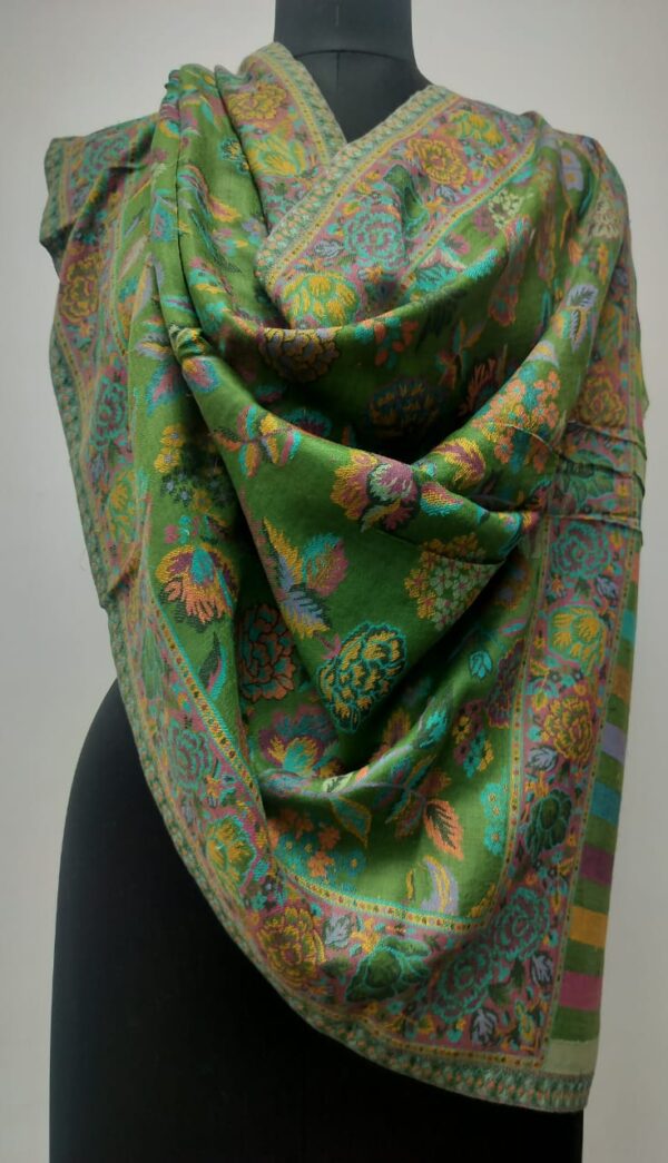 WINTER SHAWLS & SCARVES MANUFACTURER