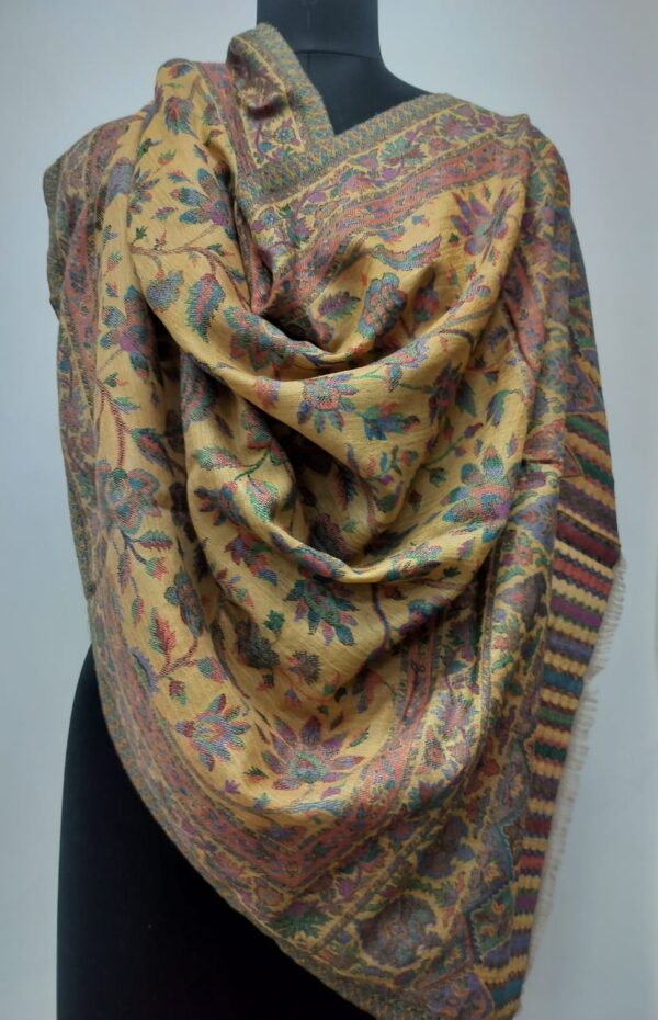 WINTER SHAWLS & SCARVES MANUFACTURER