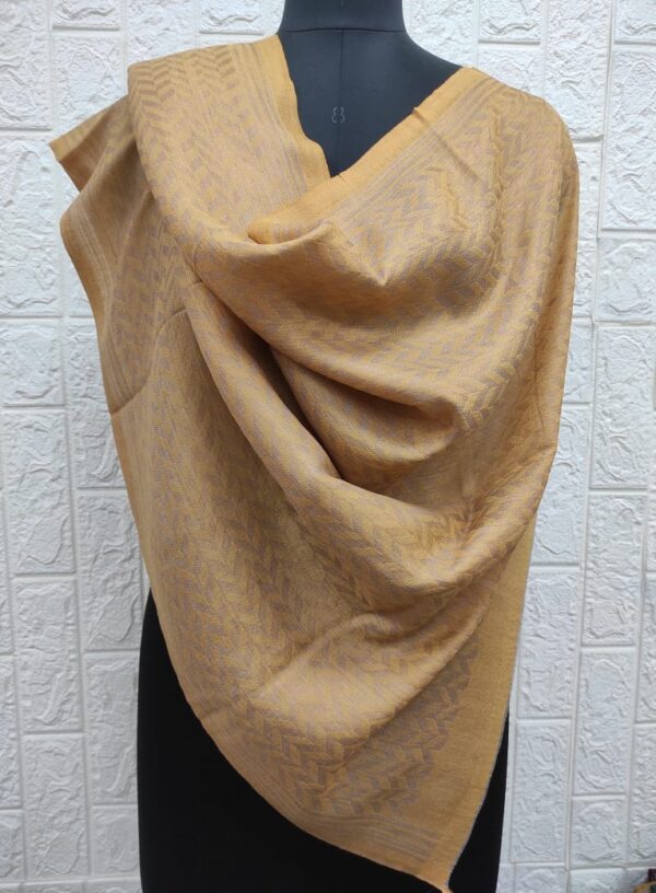 SHAWLS & SCARVES MANUFACTURER/ EXPORTER