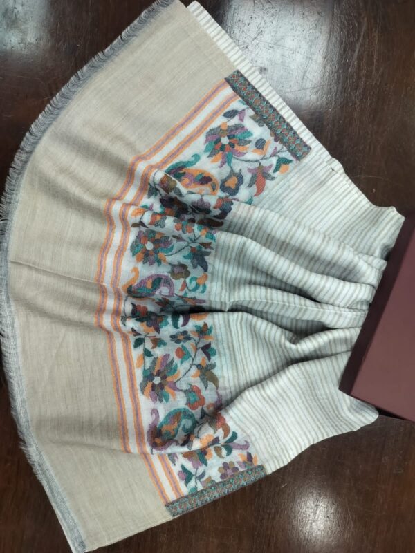 HANDWOVEN SCARVES MANUFACTURER