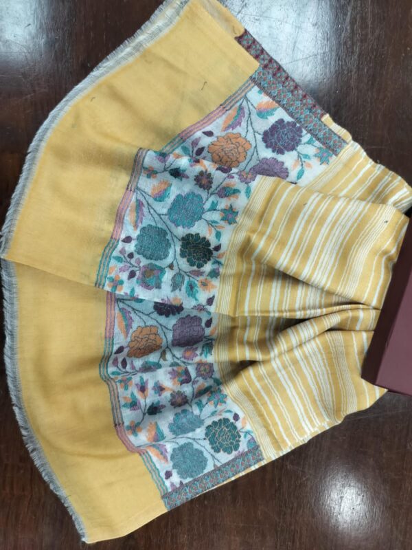 HANDWOVEN SCARVES MANUFACTURER