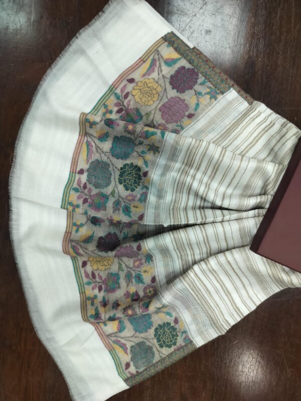 HANDWOVEN SCARVES MANUFACTURER
