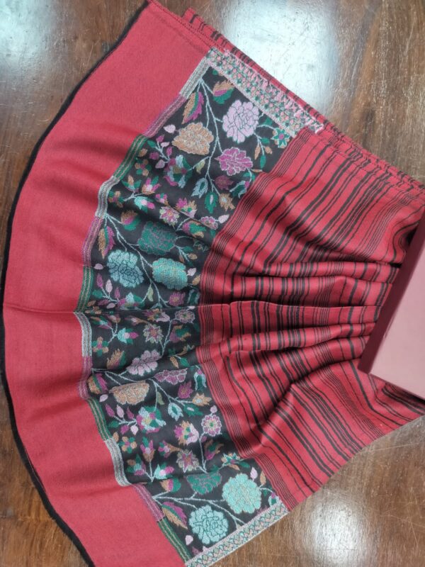 HANDWOVEN SCARVES MANUFACTURER