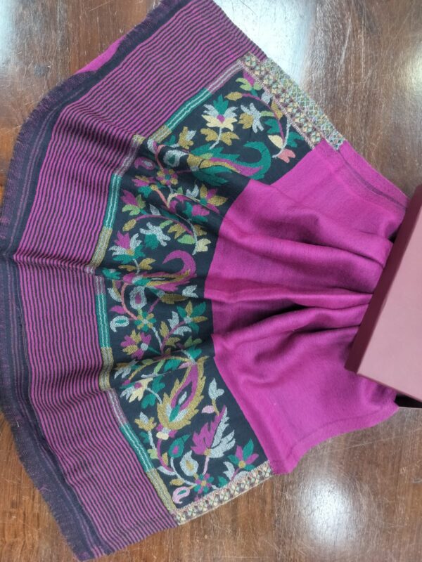 HANDWOVEN SCARVES MANUFACTURER