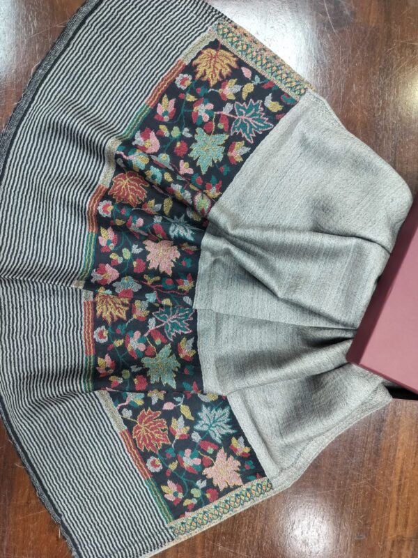 HANDWOVEN SCARVES MANUFACTURER