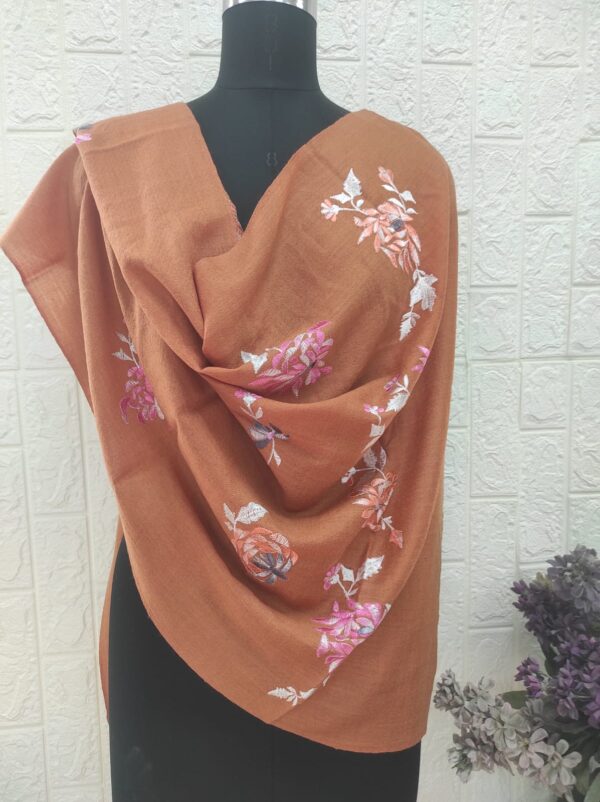 EMROIDERED SHAWL MANUFACTURER