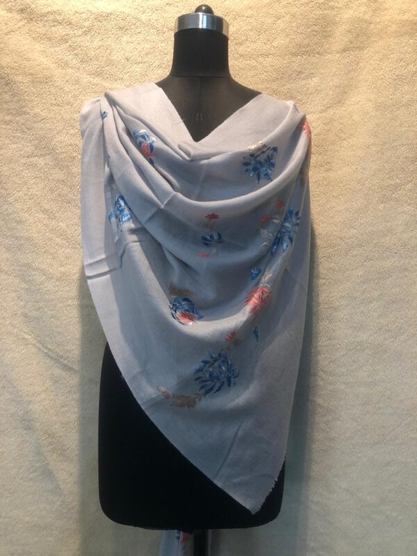 EMROIDERED SHAWL MANUFACTURER
