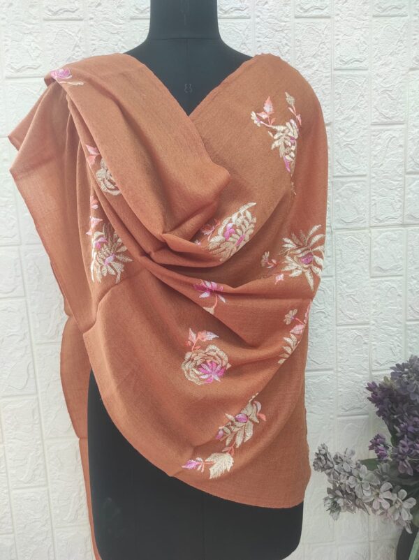 EMROIDERED SHAWL MANUFACTURER