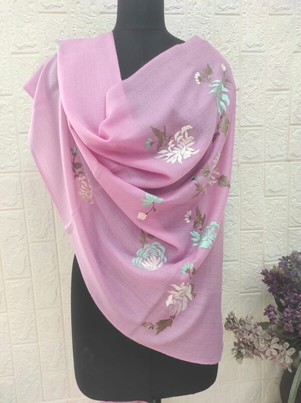EMROIDERED SHAWL MANUFACTURER