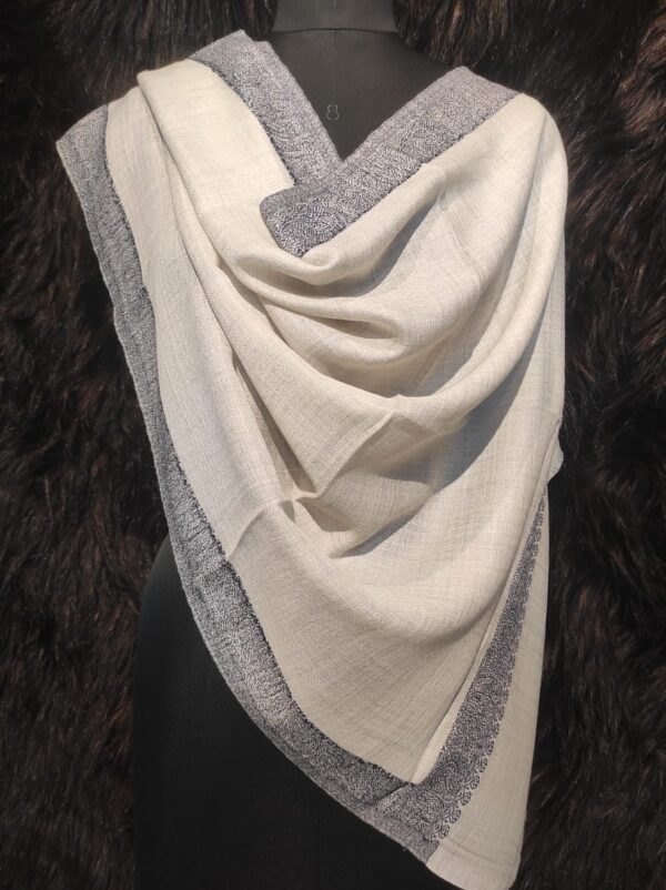 Fine Wool Weaving Border Stole, Grey – Handwoven Design, B2B Supplier & Exporter