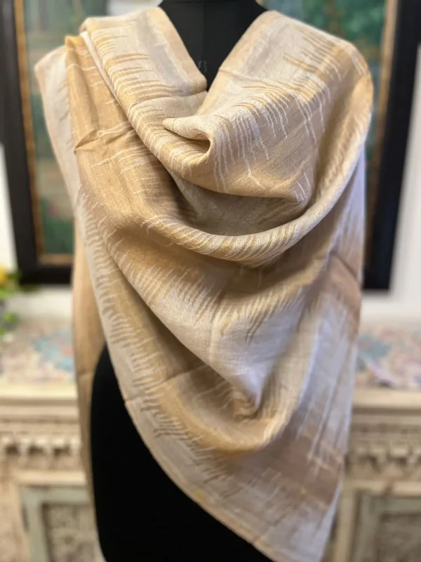 Beige New Zig Zag Zari Ladies Designer Shawls Manufacturer