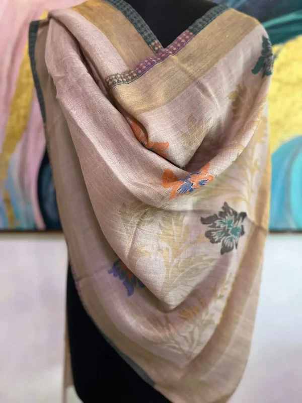 Light Beige Zari Flower Ladies Designer Shawls Manufacturer