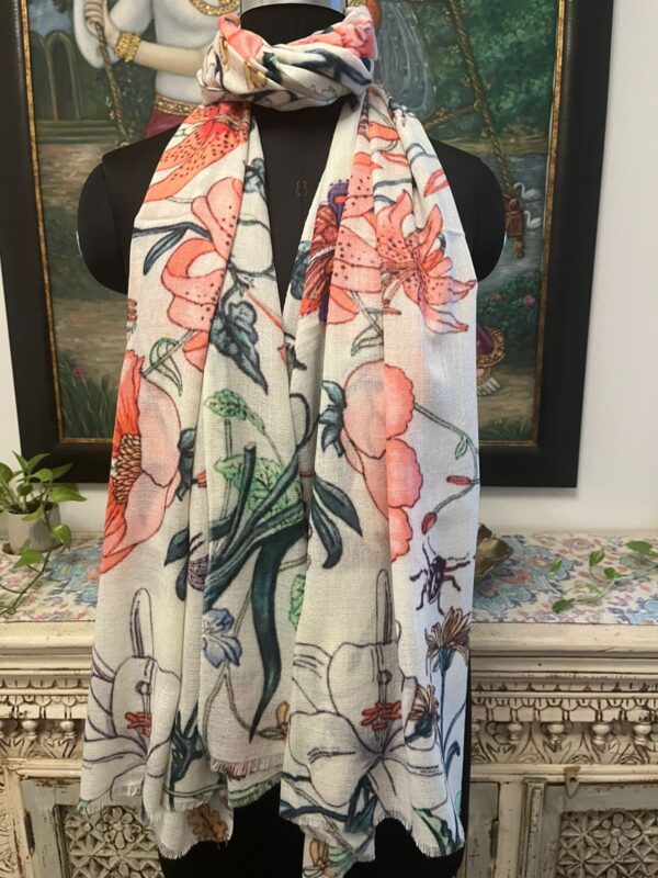 Cream Fine Wool Digital Print Stole, Wholesale Manufacturer & Private Label Supplier
