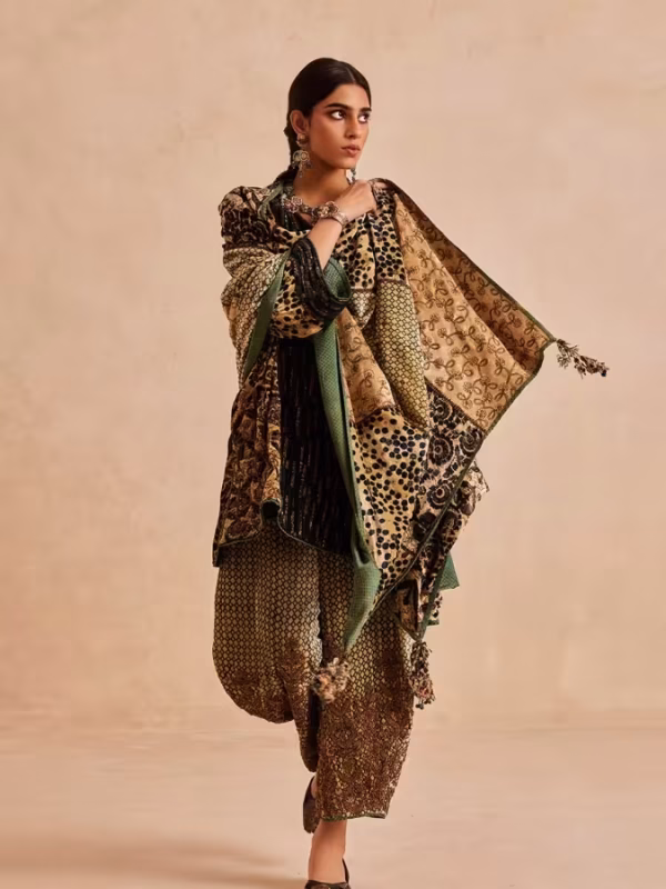 Magenta Fine Wool Zari Reversible Shawl, Wholesale & Private Label Manufacturer