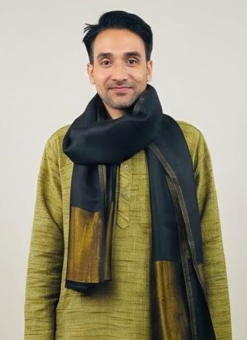 Mr. Vavaloo - Savita Shawls